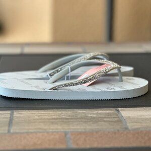 New Juicy Couture women's size 8 shimmery rhinestone grey flip flop sandals